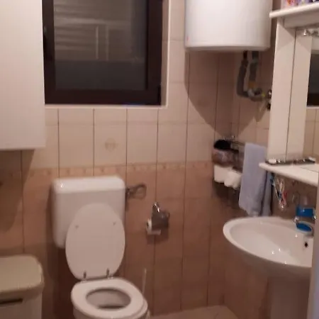 Kuca Za Odmor Vitica S Vanjskim Kaminom Chalé